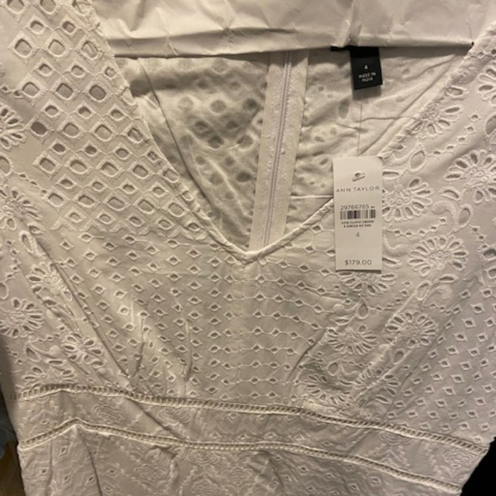 ANN TAYLOR - WHITE DRESS